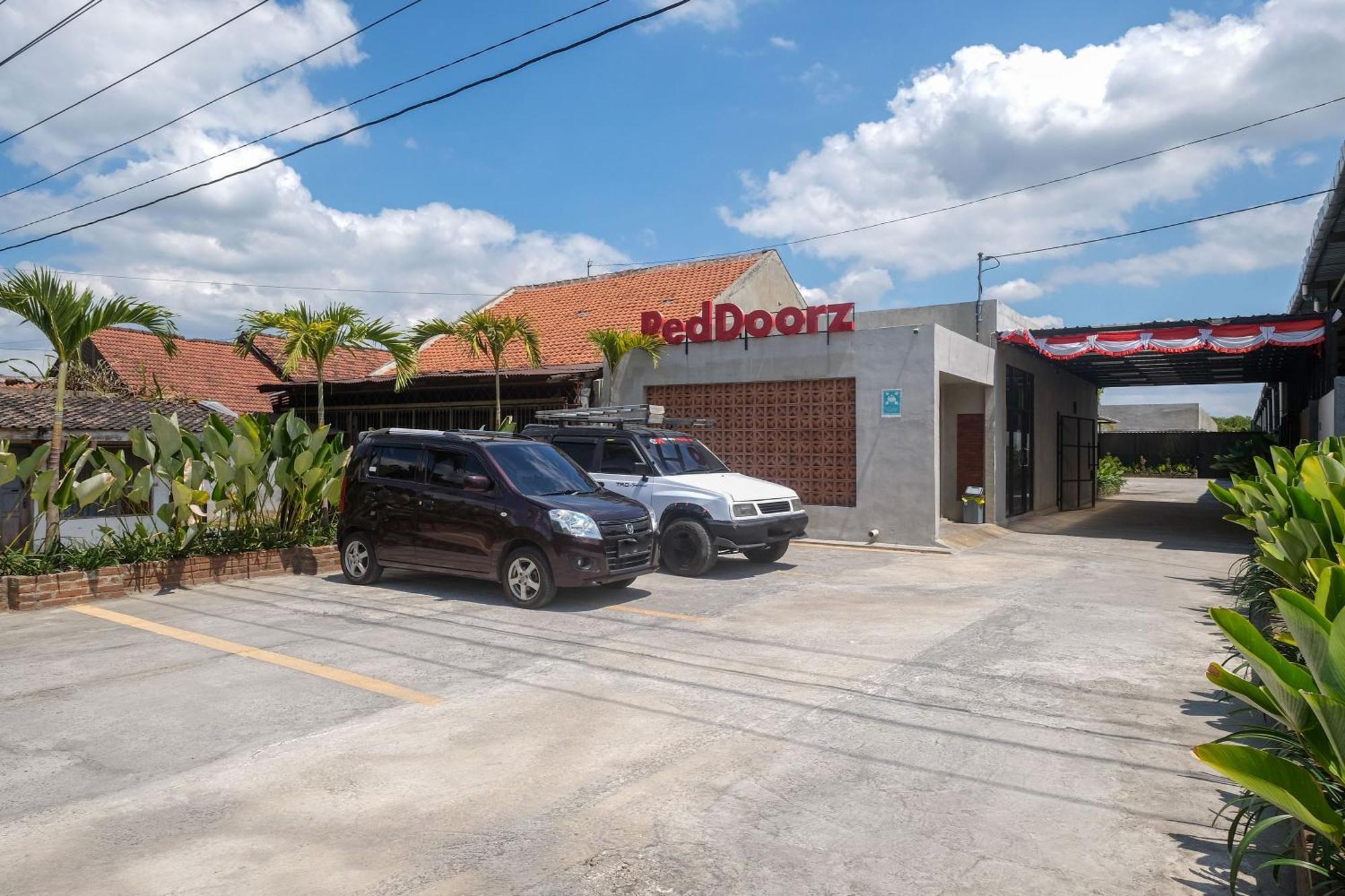 Reddoorz @ Klaten City Hotell Eksteriør bilde